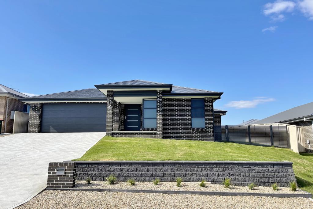 8 BURLINGTON RISE, KELSO, NSW 2795