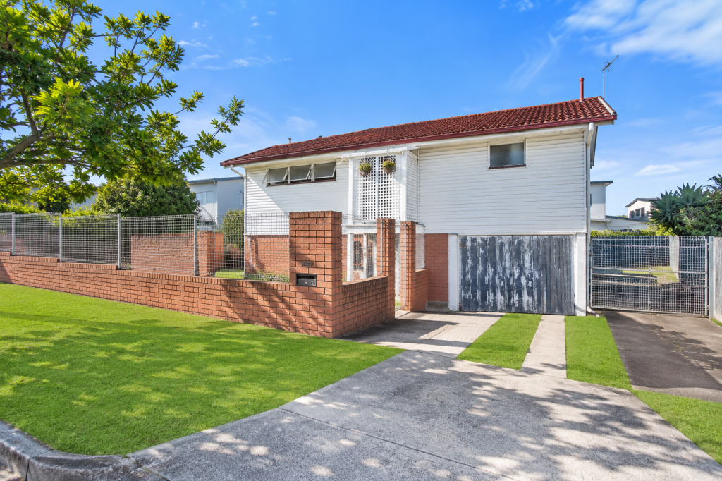 70 Armytage St, Lota, QLD 4179