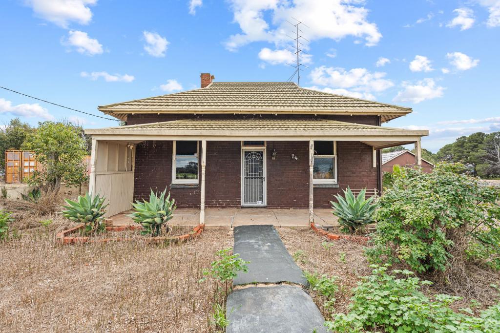 24 South Tce E, Snowtown, SA 5520