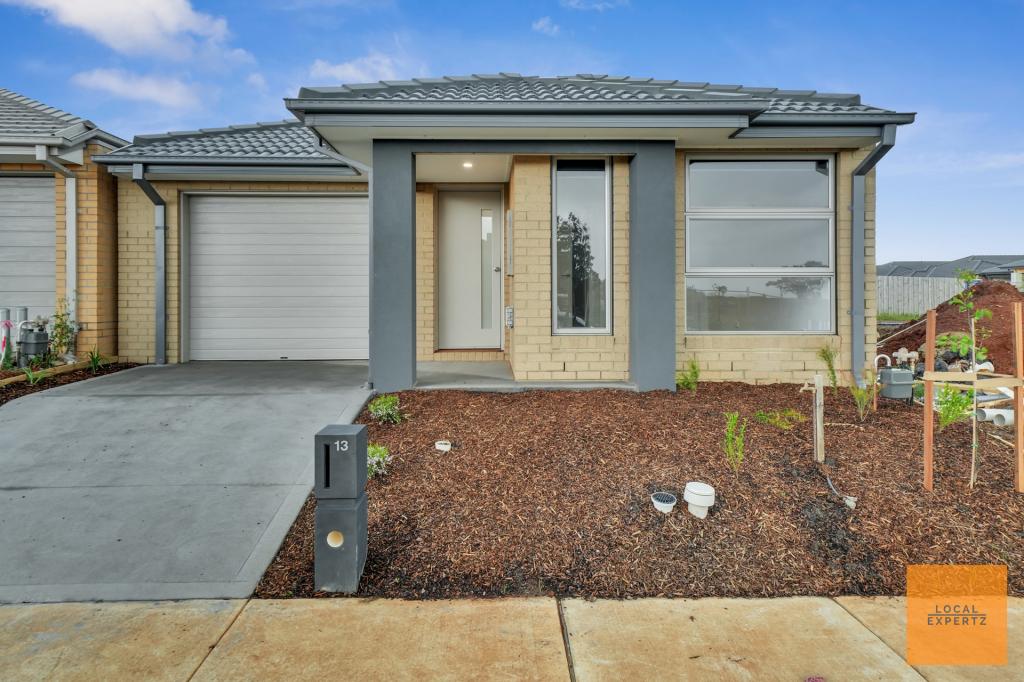 13 Overture Rd, Strathtulloh, VIC 3338