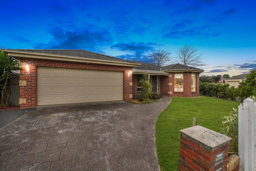 2 Latrobe Ave, Pakenham, VIC 3810