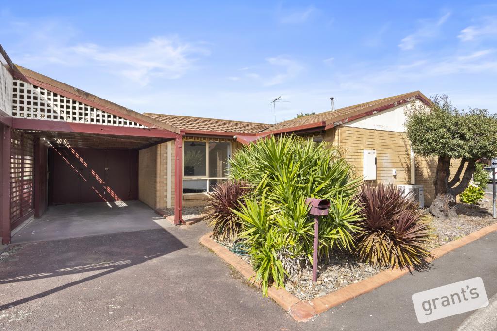 2 Warren Cl, Narre Warren, VIC 3805