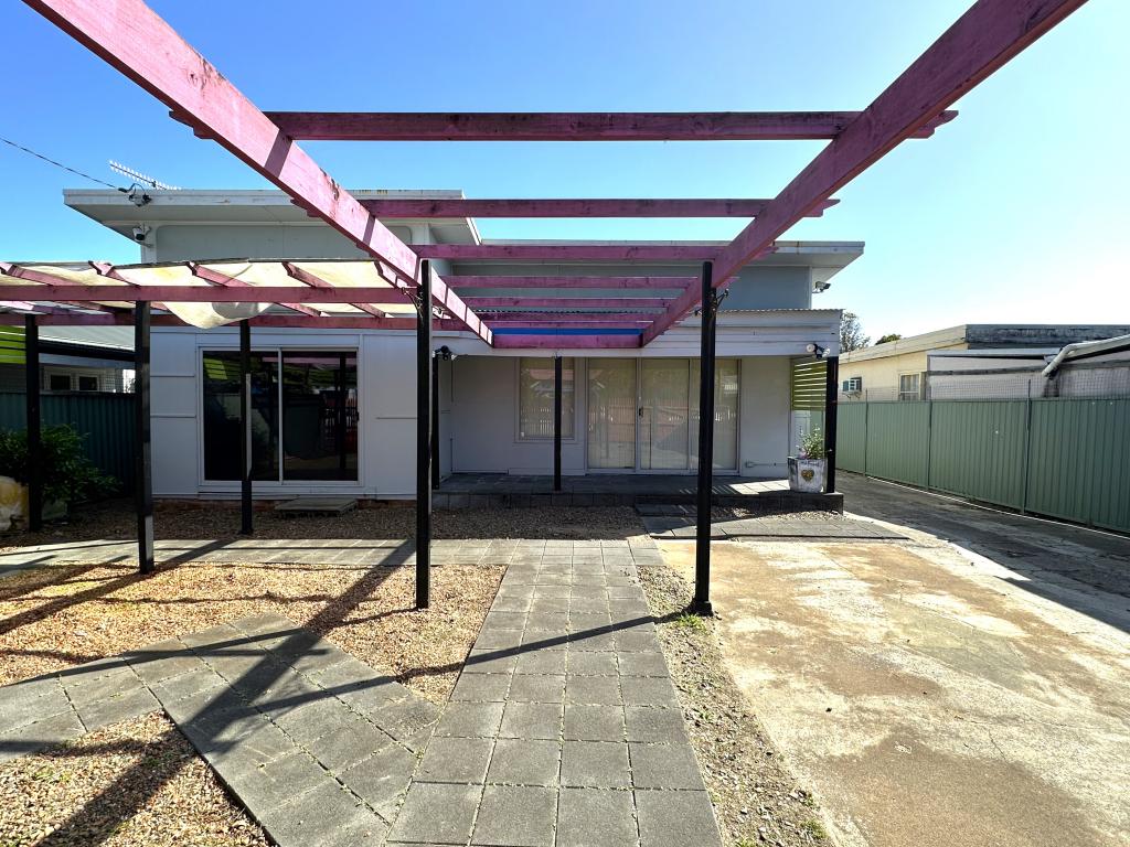 348 Main Rd, Toukley, NSW 2263