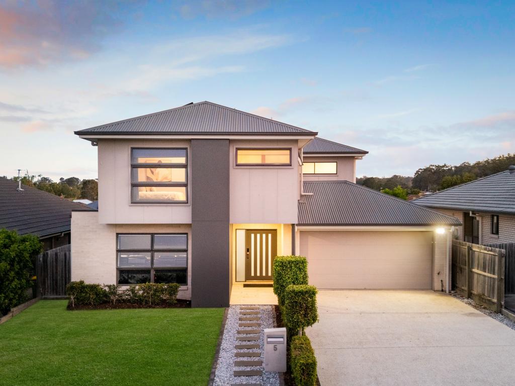 5 Bluegrass Ct, Hillcrest, QLD 4118