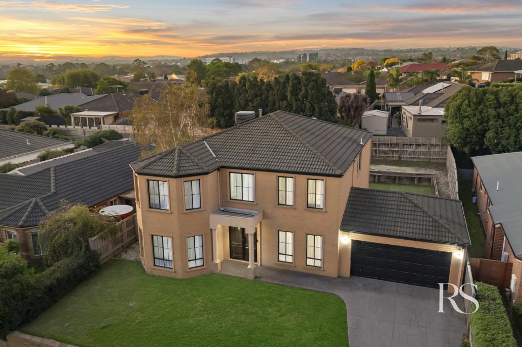 13 ST ANNES CRES, BERWICK, VIC 3806