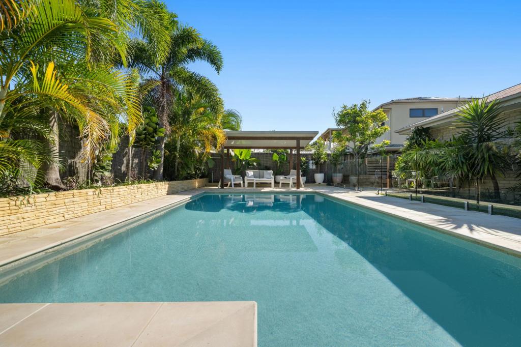 22 Sequoia Cl, Elanora, QLD 4221