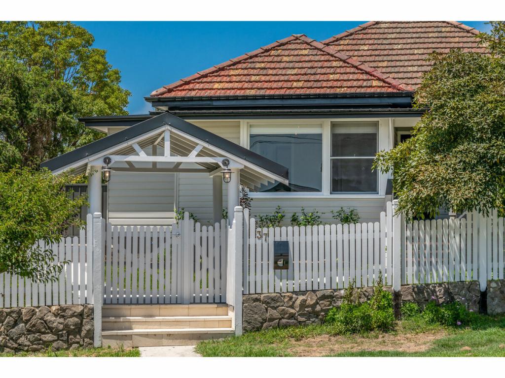 37 Bryson Ave, Kotara, NSW 2289