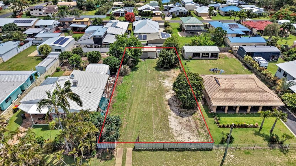 5 MACADAMIA CT, WOODGATE, QLD 4660