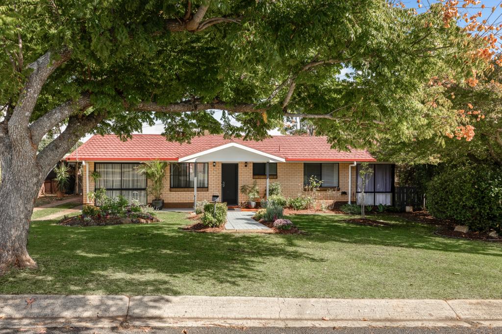 3 Marigold St, Centenary Heights, QLD 4350