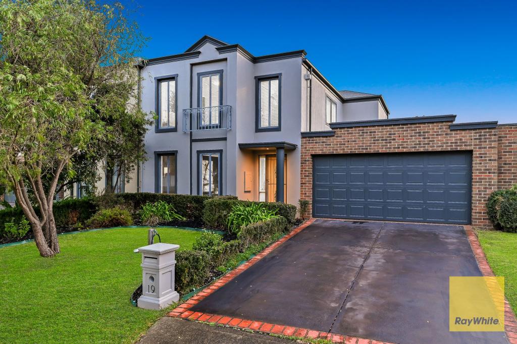 19 THE STRAND, NARRE WARREN SOUTH, VIC 3805