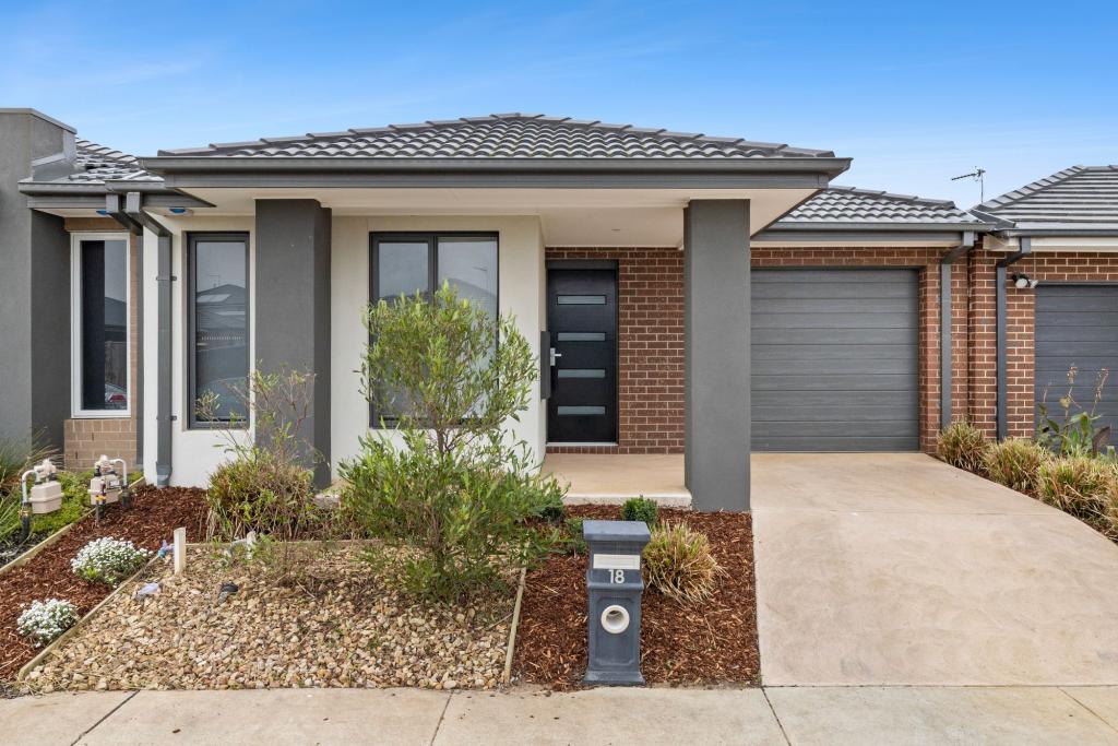 18 Baratheon Rd, Charlemont, VIC 3217