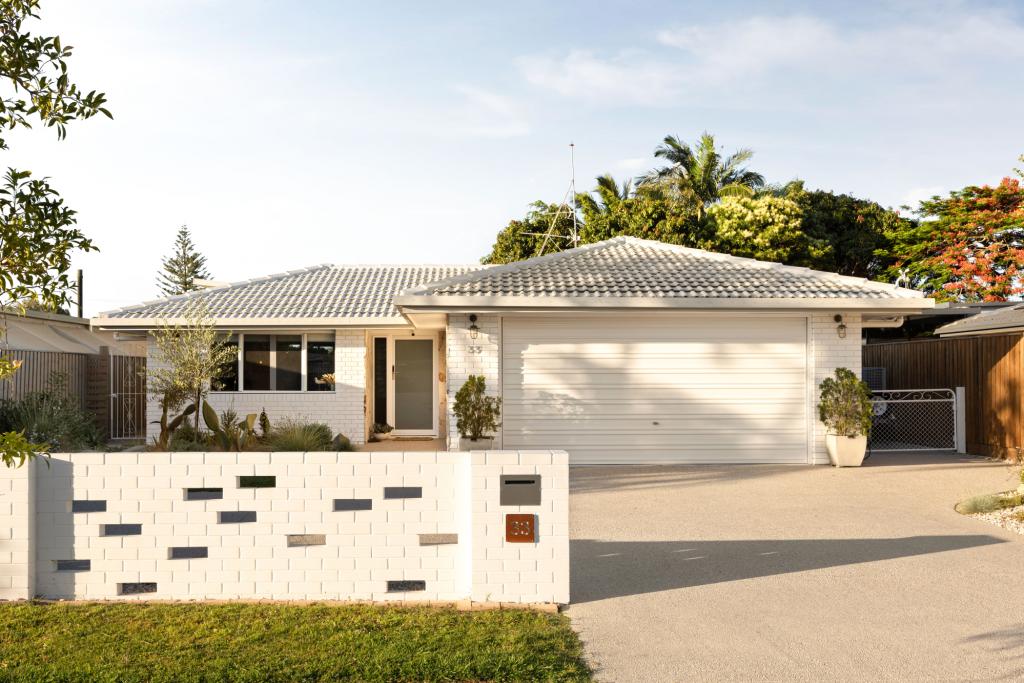 33 MICHAEL ST, GOLDEN BEACH, QLD 4551