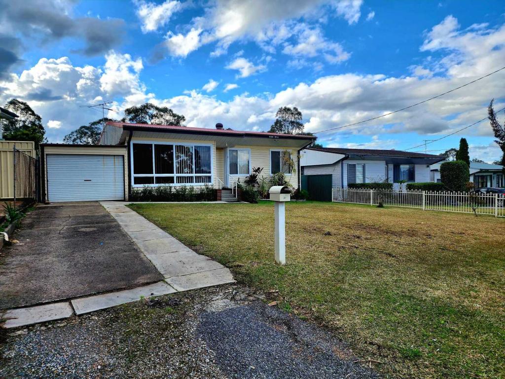 31 CARTWRIGHT CRES, LALOR PARK, NSW 2147