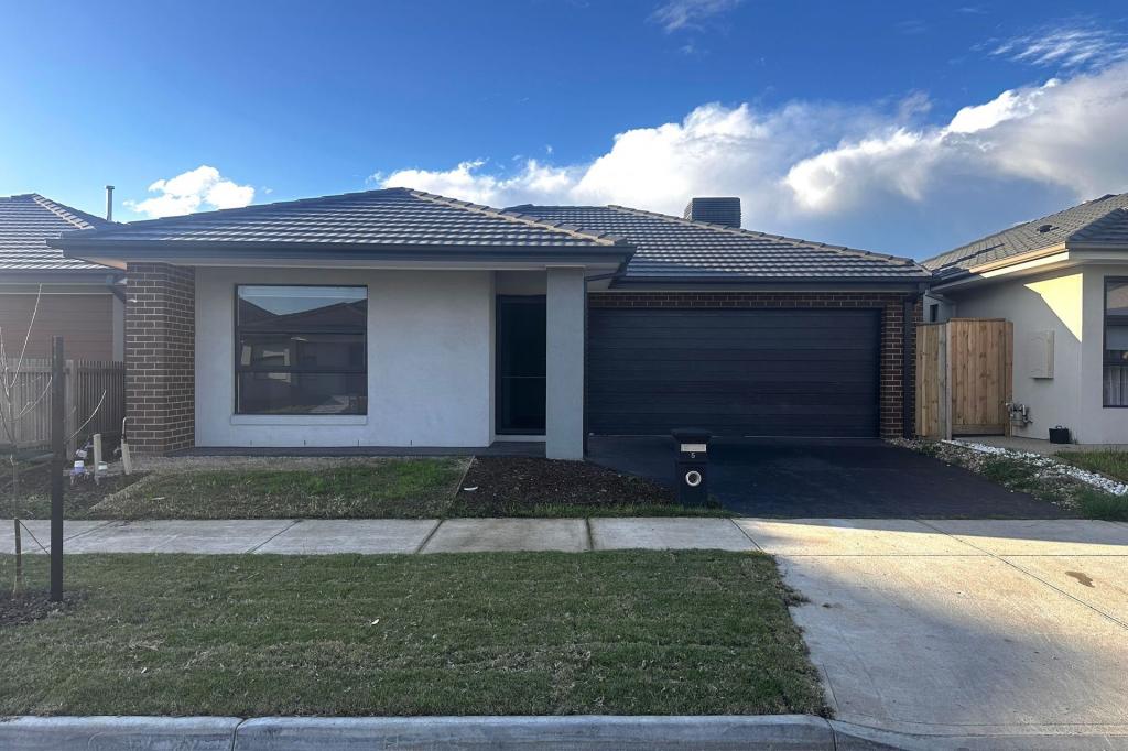 5 Goodwill Rd, Clyde North, VIC 3978