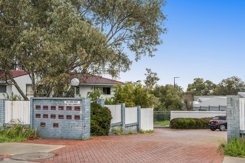 1/26 SALCOTT RD, GIRRAWHEEN, WA 6064