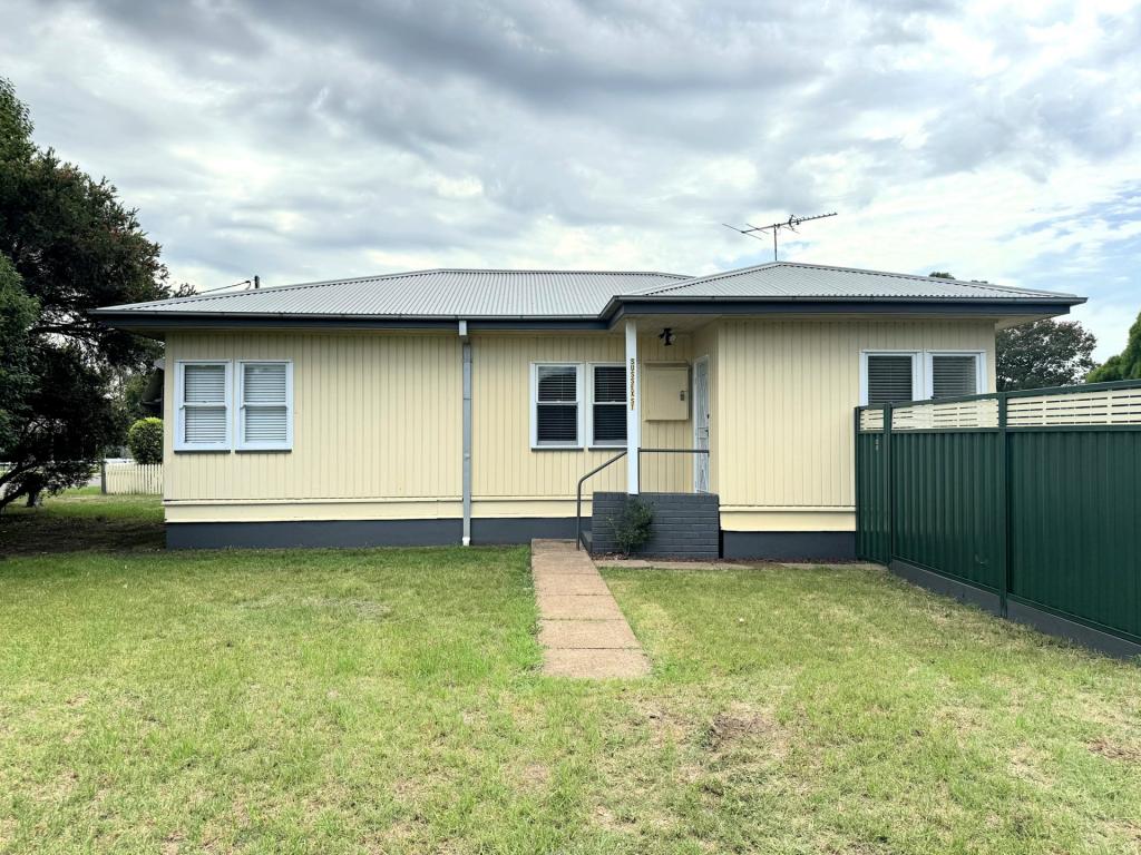 18 Sussex St, Singleton, NSW 2330