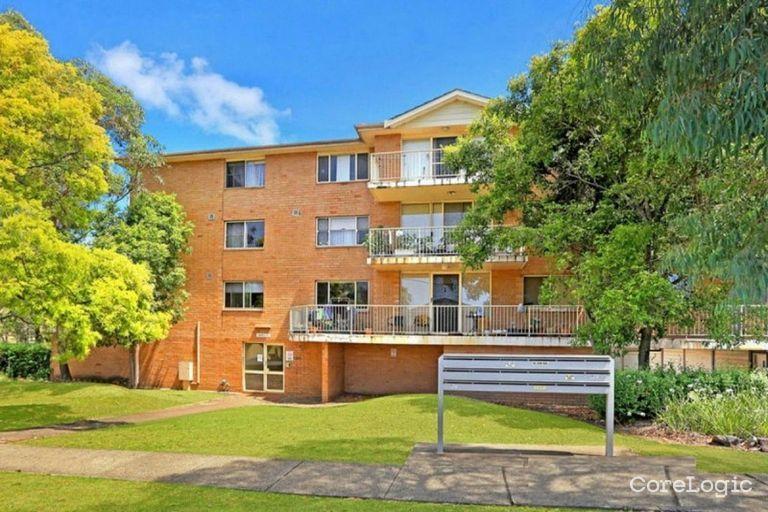 2/2-8 Bailey St, Westmead, NSW 2145