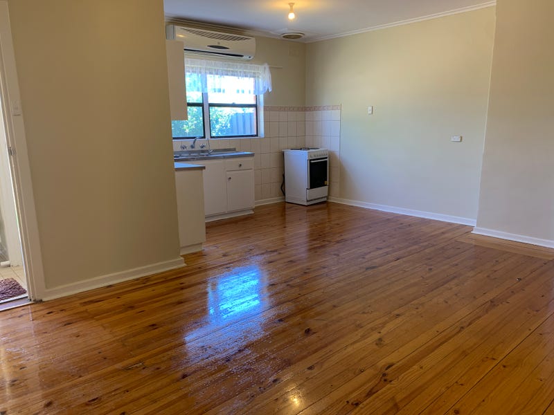 18 Brady St, Elizabeth Downs, SA 5113