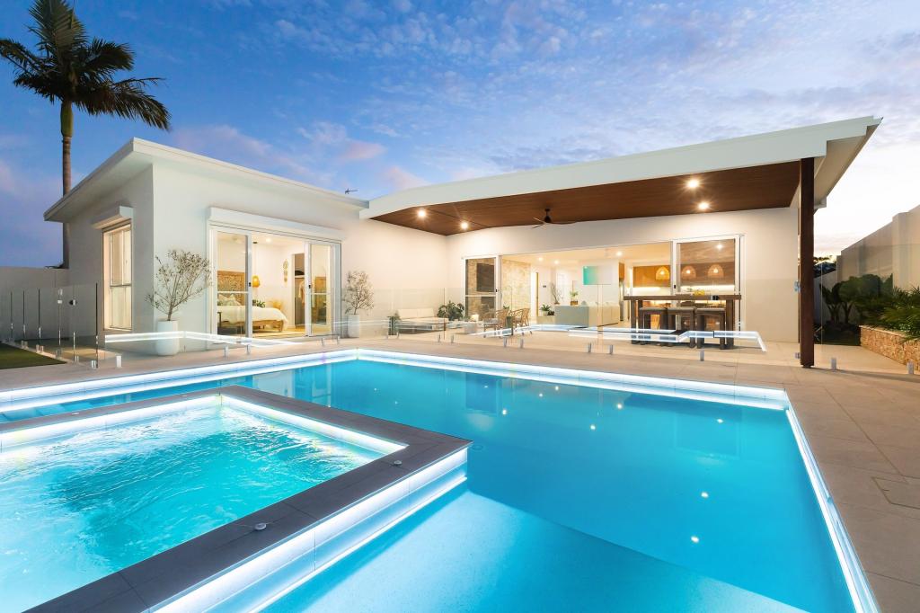 290 Rio Vista Bvd, Mermaid Waters, QLD 4218