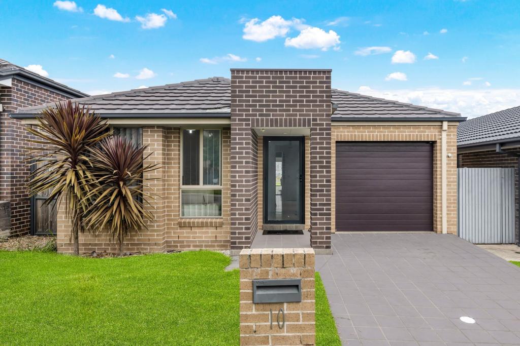 10 Connellan Ave, Middleton Grange, NSW 2171