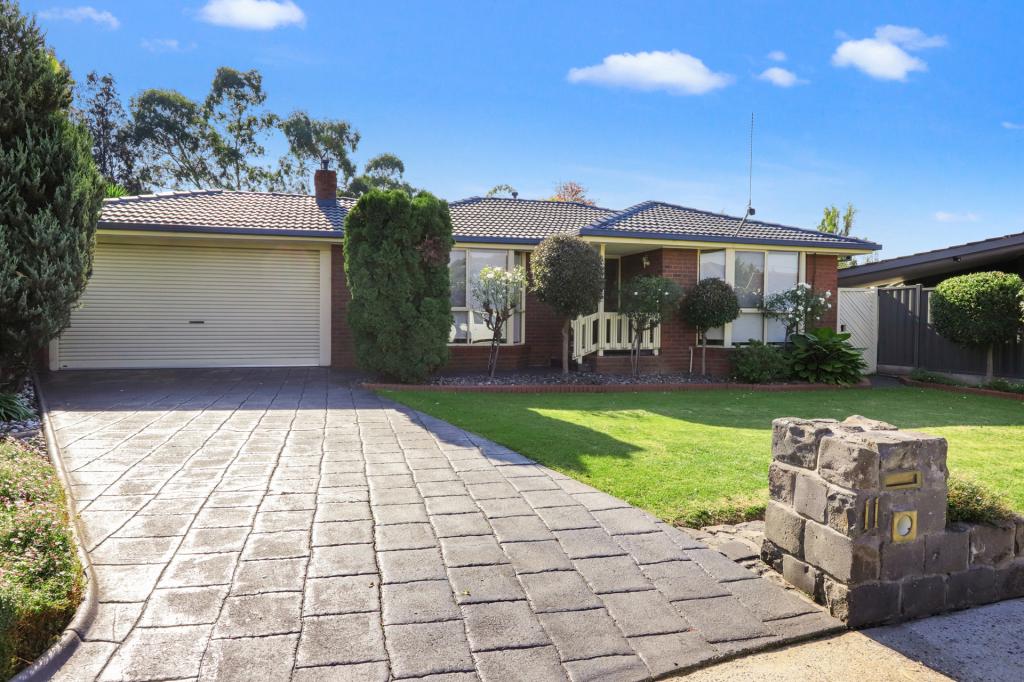 11 BURNLEY CT, GREENVALE, VIC 3059