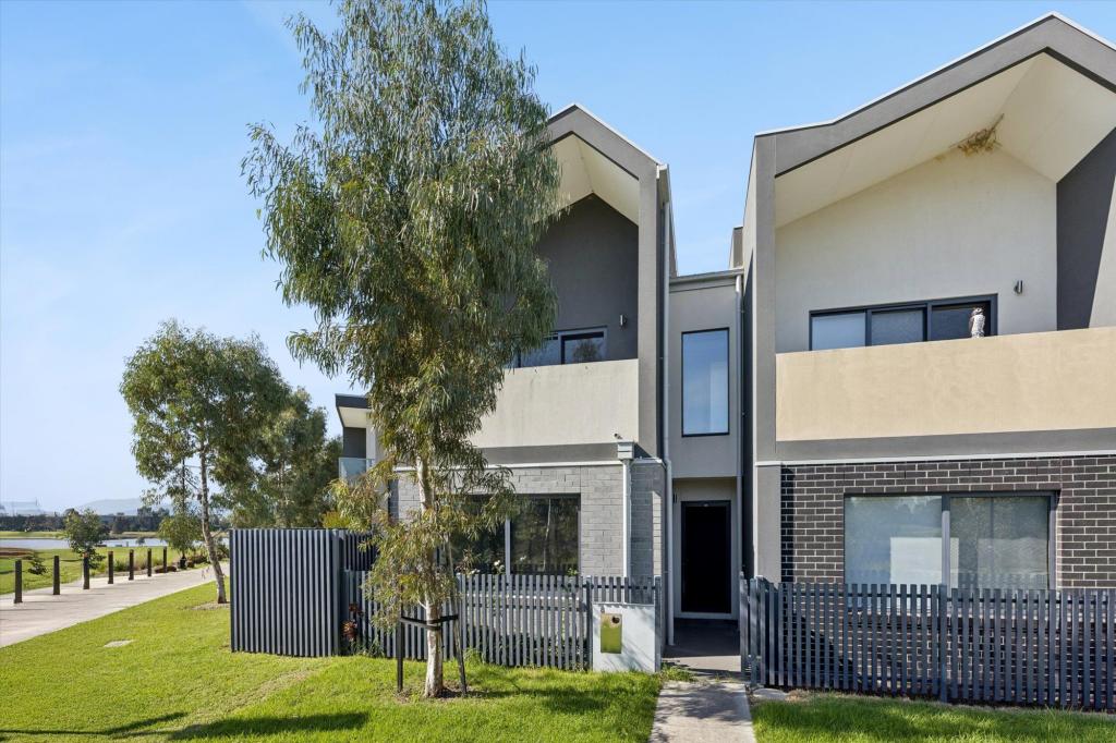 8 Gahnia Walk, Rowville, VIC 3178