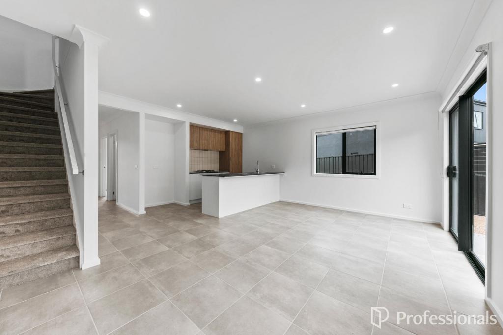 8 Turning Loop, Fraser Rise, VIC 3336