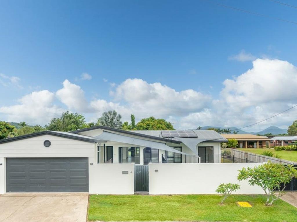 4 Fry Cl, Whitfield, QLD 4870