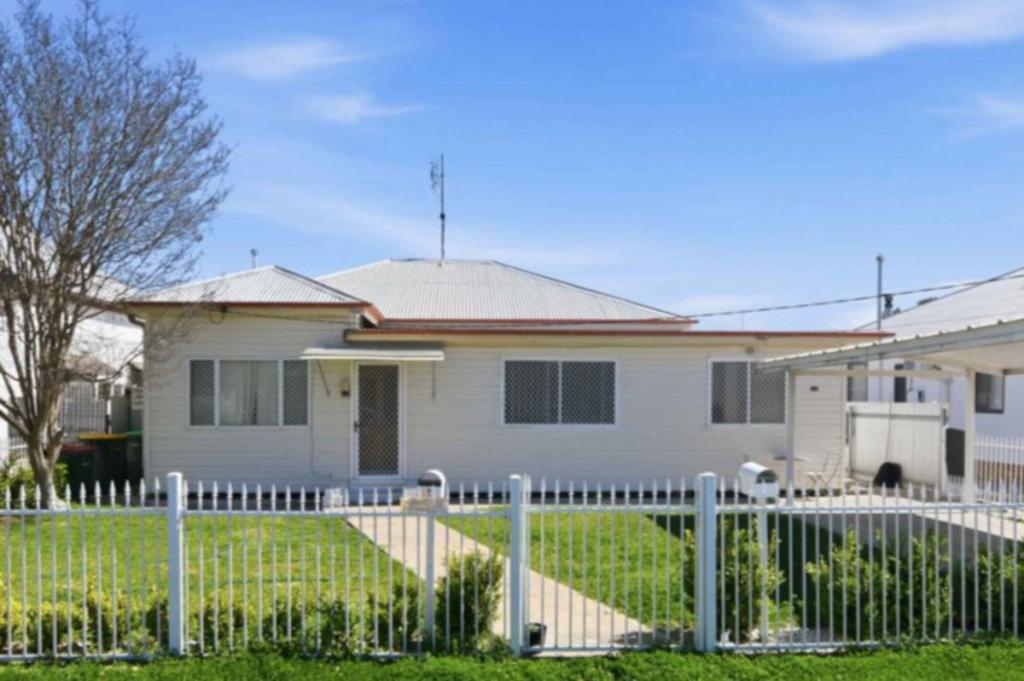 2/335 Warialda St, Moree, NSW 2400