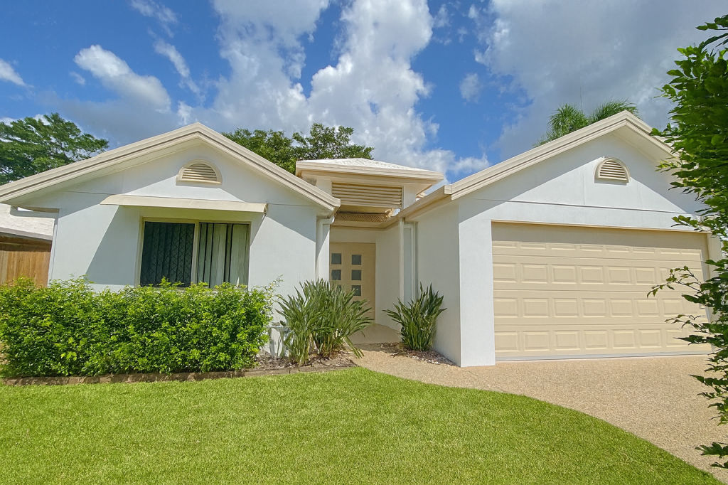 22 Roderick St, Bentley Park, QLD 4869