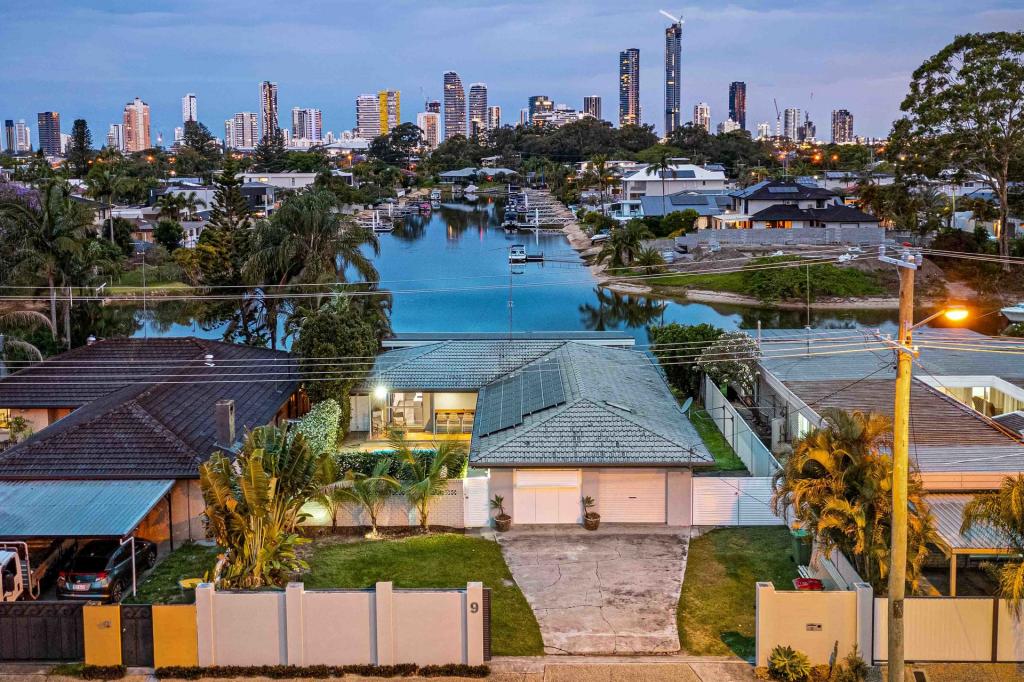 9 Bermuda St, Broadbeach Waters, QLD 4218