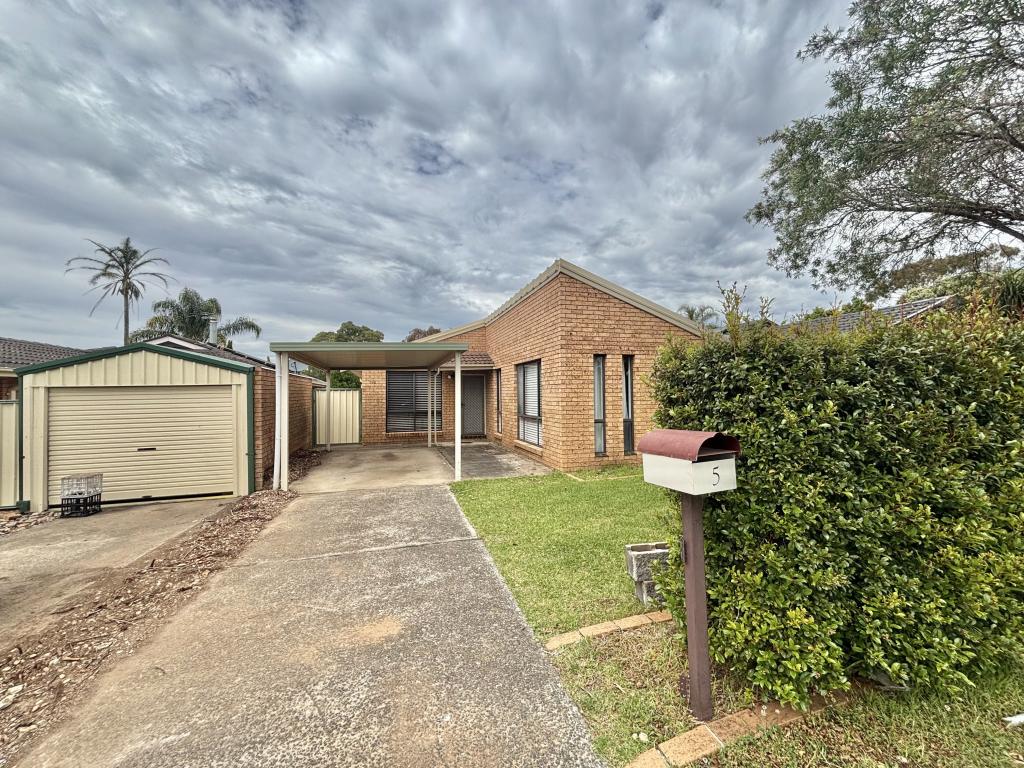 5 Dalkeith Pl, St Helens Park, NSW 2560