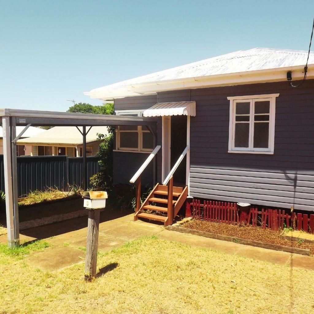 3 MCWATERS ST, NORTH TOOWOOMBA, QLD 4350