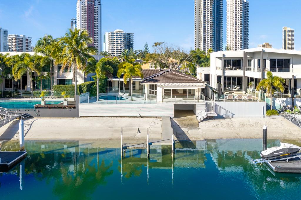 8 Seafarer Ct, Surfers Paradise, QLD 4217