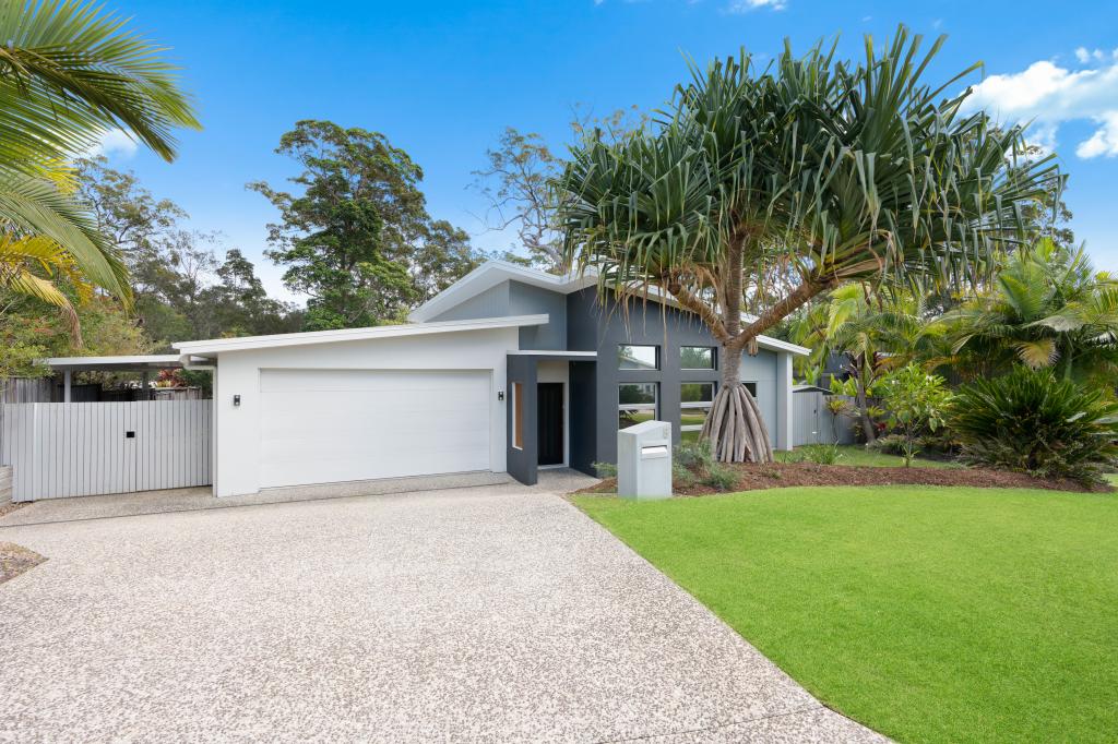 8 Dodonaea Cl, Noosaville, QLD 4566