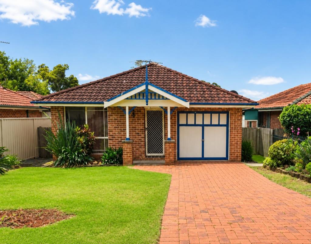 52 Carbasse Cres, St Helens Park, NSW 2560