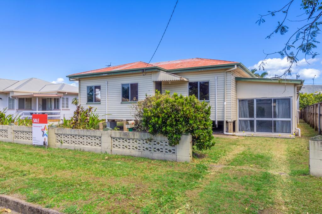 31 Collinson St, Westcourt, QLD 4870