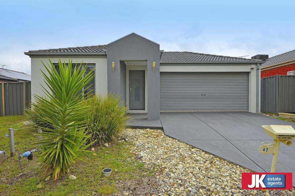 42 KINGLAKE DR, MANOR LAKES, VIC 3024