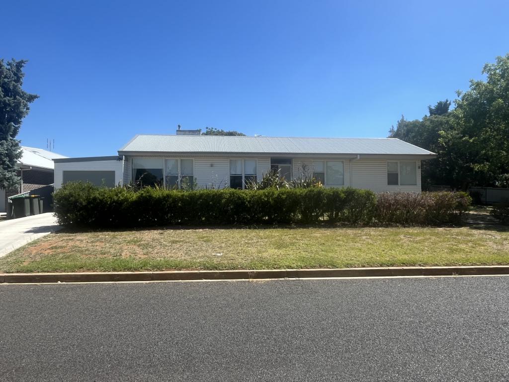 1 Karabah Ave, Young, NSW 2594