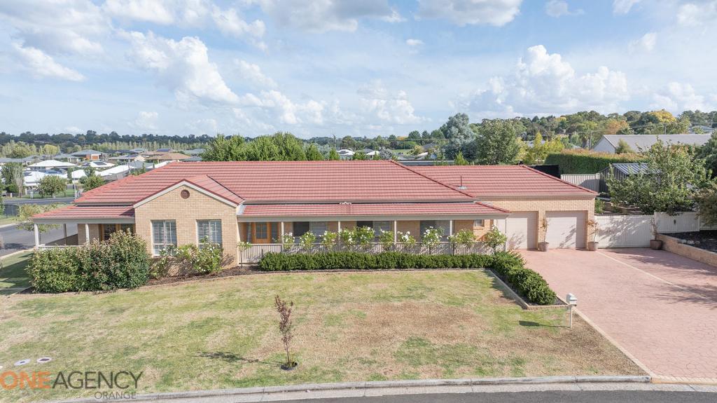 3 Lisbon Cct, Orange, NSW 2800