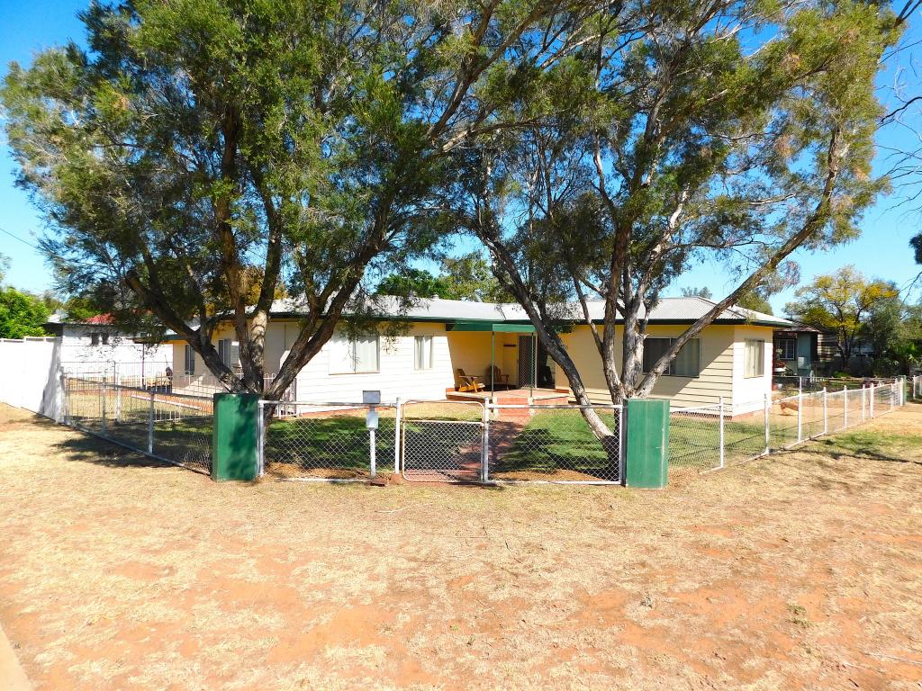 26 Deverell St, Charleville, QLD 4470
