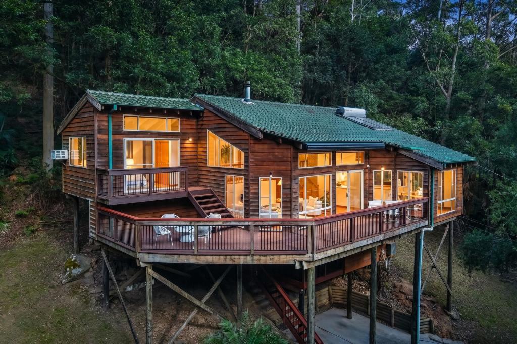 96 Blackbutt St, Wyoming, NSW 2250