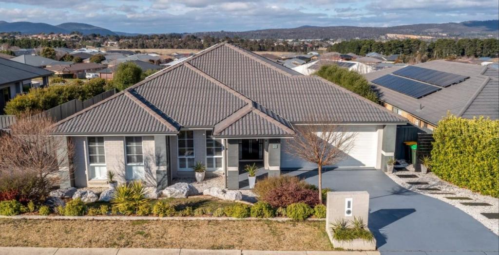 11 Poidevin Pl, Goulburn, NSW 2580