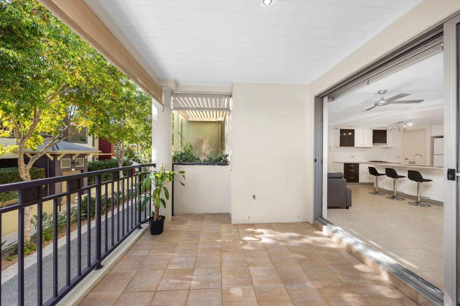 2/3208 Central Pl, Carrara, QLD 4211
