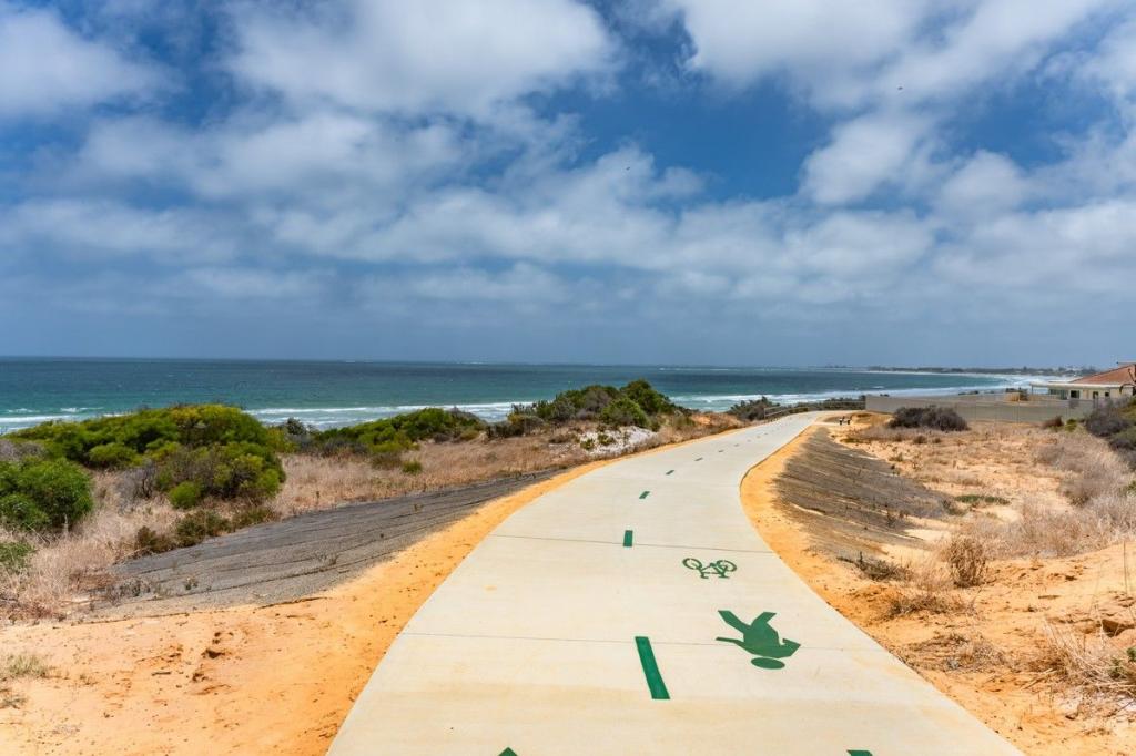 3 Upton Ct, Tarcoola Beach, WA 6530