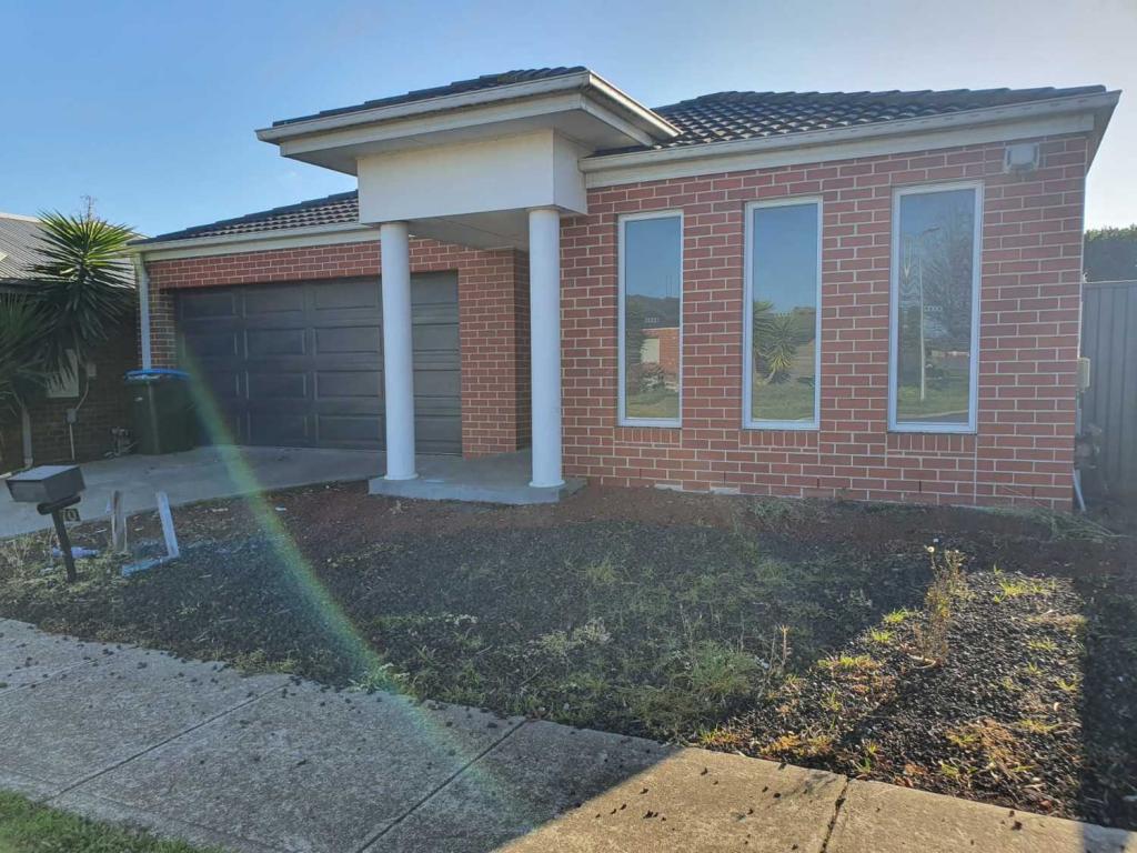 70 Eltham Pde, Manor Lakes, VIC 3024