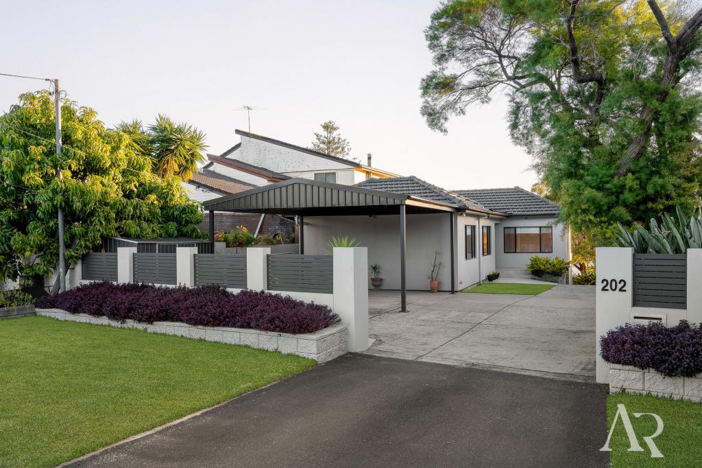 202 Henry Lawson Dr, Georges Hall, NSW 2198