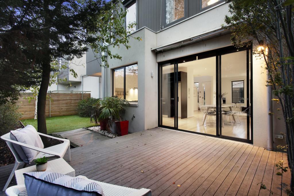 2/74 Woornack Rd, Carnegie, VIC 3163