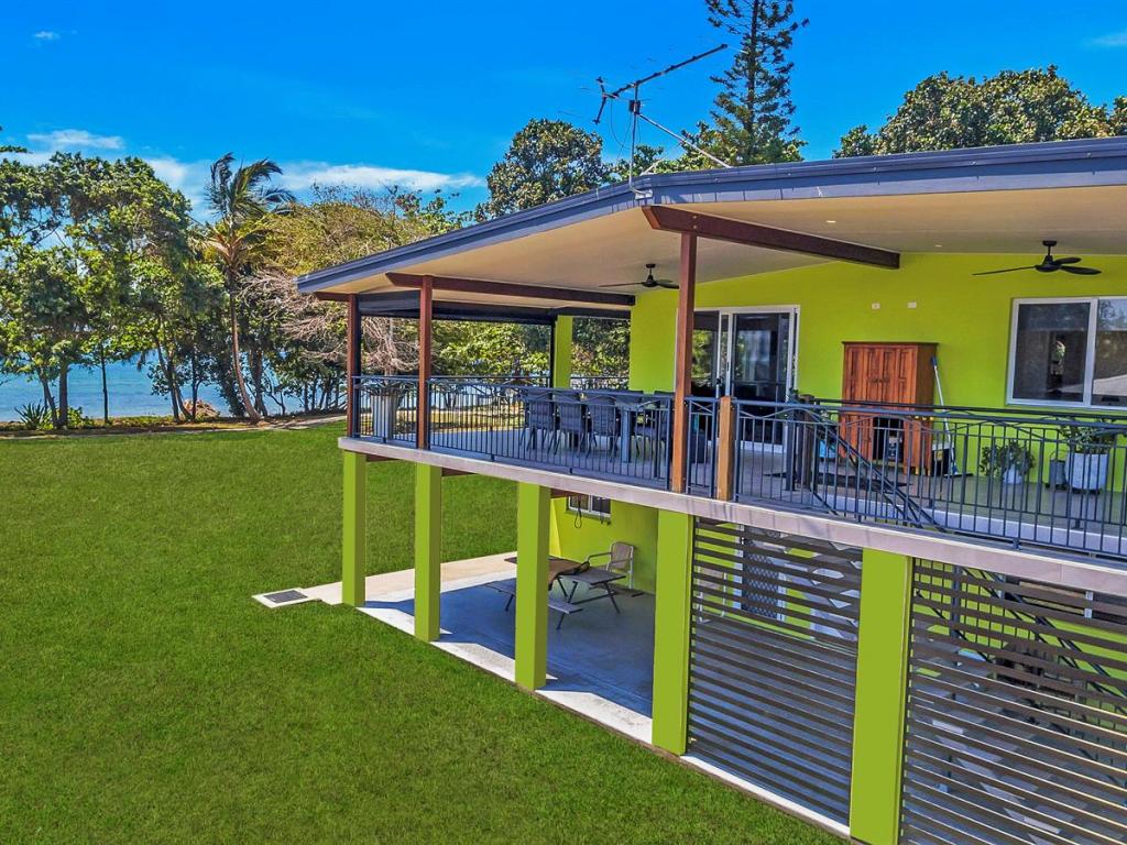 33 Hargreave St, Kurrimine Beach, QLD 4871