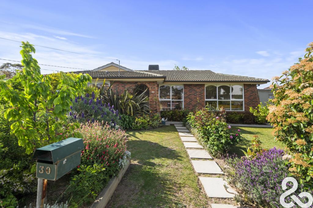 30 Cumberland Cres, Thomastown, VIC 3074